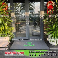 Thảm trải sàn chống trượt nhựa rối logo QL850