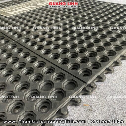 Thảm cao su chống trượt cho nhà bếp khu sản xuất QL90