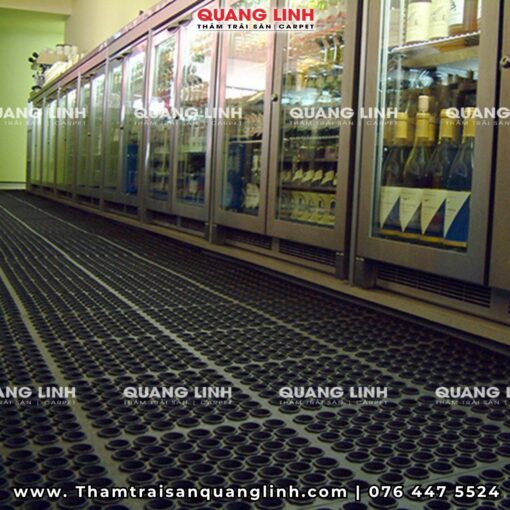Thảm cao su chống trượt cho nhà bếp khu sản xuất QL90