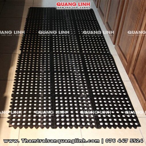 Thảm cao su chống trượt cho nhà bếp khu sản xuất QL90
