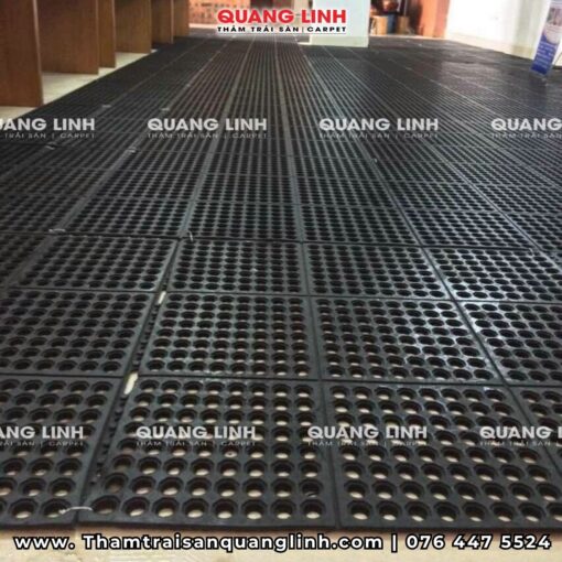 Thảm cao su chống trượt cho nhà bếp khu sản xuất QL90