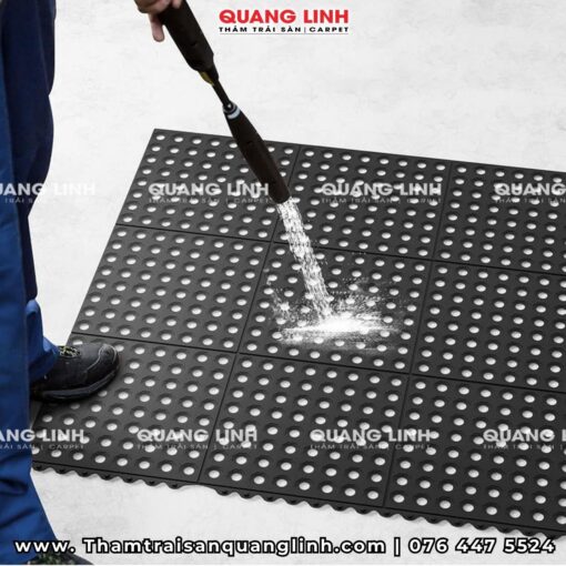 Thảm cao su chống trượt cho nhà bếp khu sản xuất QL90