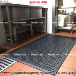 Thảm cao su đa năng mã QL140 chịu lực, chịu dầu cho nhà bếp, khu vệ sinh, nhà hàng, khu sản xuất